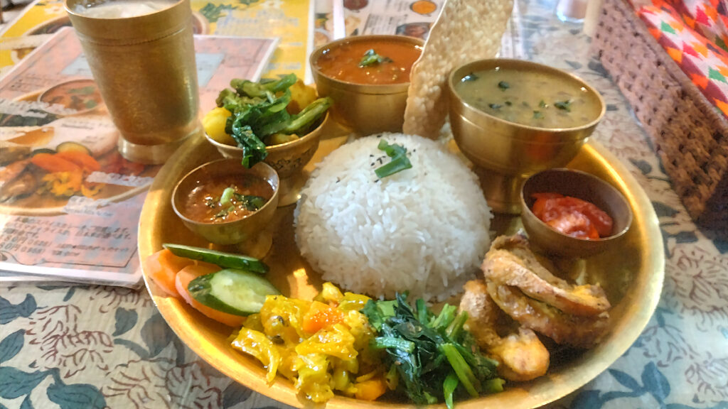 アリムタの金土日限定スペシャルネパールダルバート