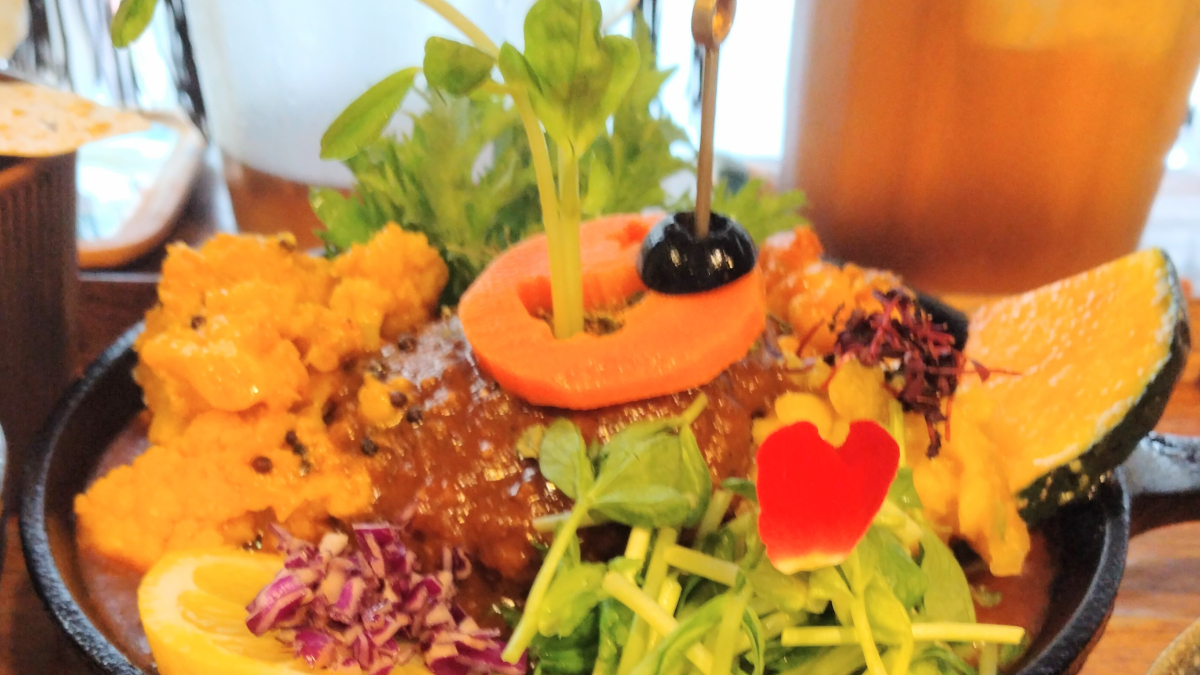 タケウチの煮込みハンバーグカレー膳
