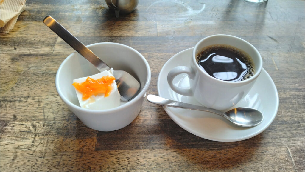 ランチセットのデザートとドリンク