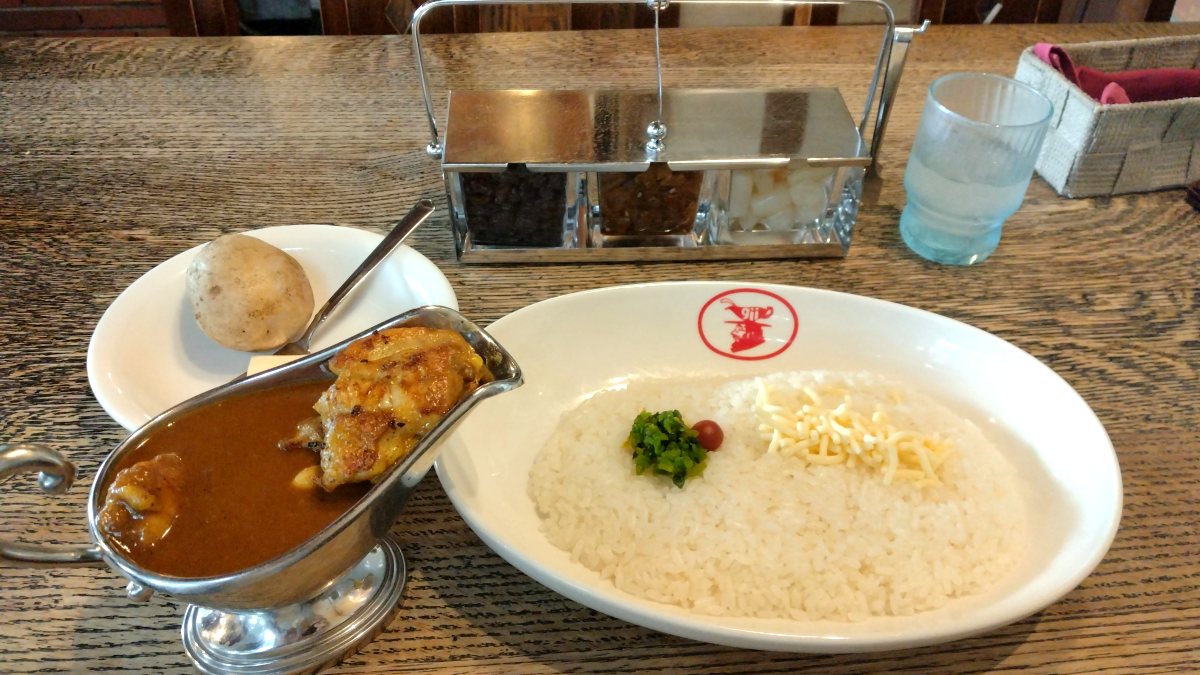 さいたま市にある欧風カレーgiiのチキンカレー