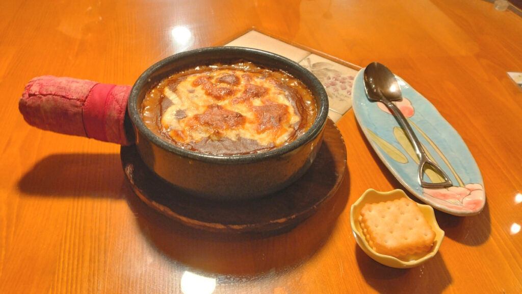 ３丁目のカレー屋さんの焼きチーズビーフカレー
