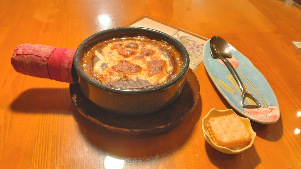 ３丁目のカレー屋さんの焼きチーズビーフカレー